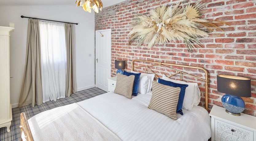 Photo of Fox & Wreath