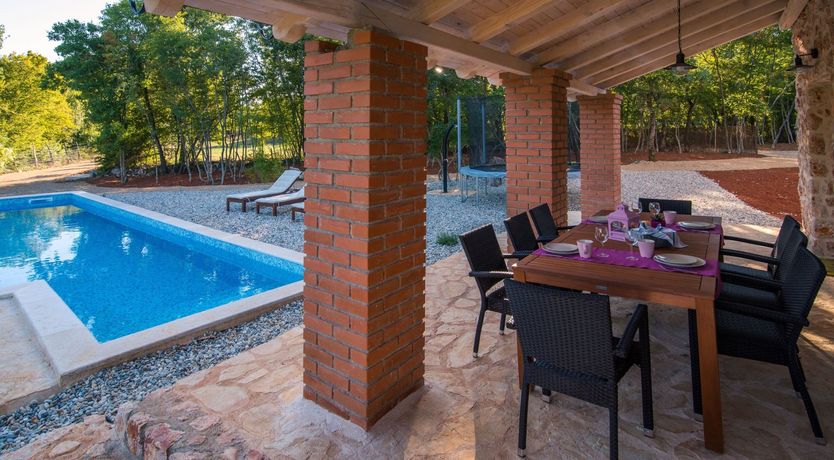 Photo of The Spotted House