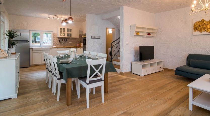 Photo of The Spotted House