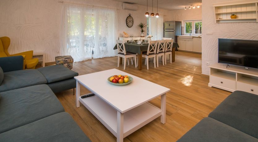 Photo of The Spotted House