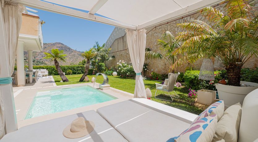 Photo of Villagonia Blue