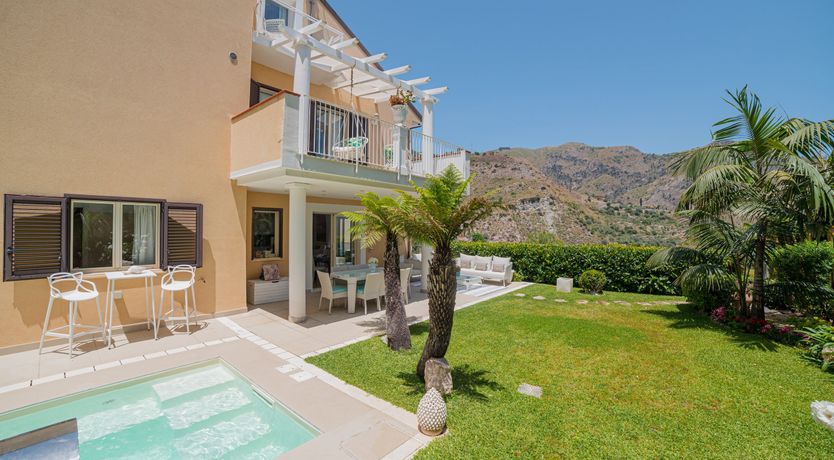 Photo of Villagonia Blue