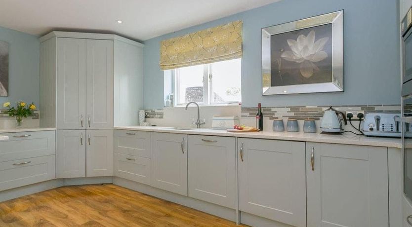 Photo of Neptune & Rose