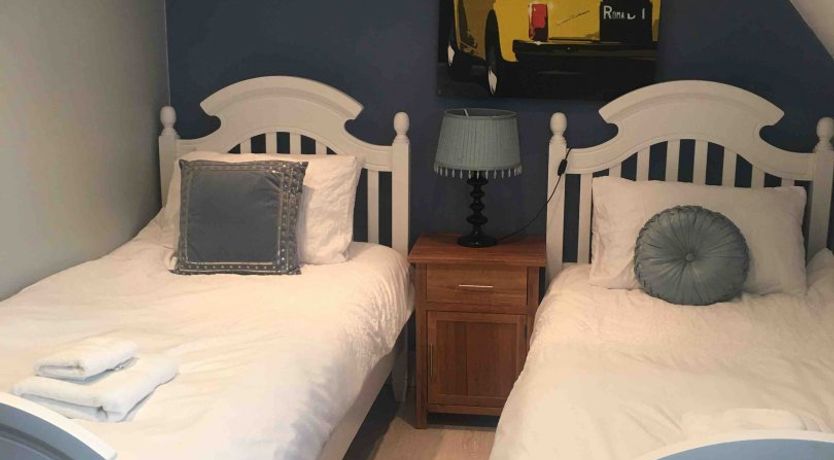 Photo of Neptune & Rose