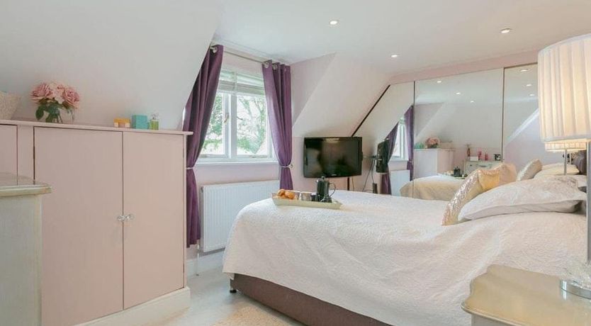 Photo of Neptune & Rose