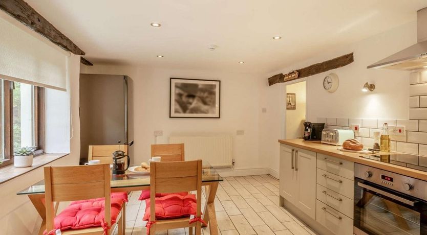 Photo of 2 Bed in Bittadon