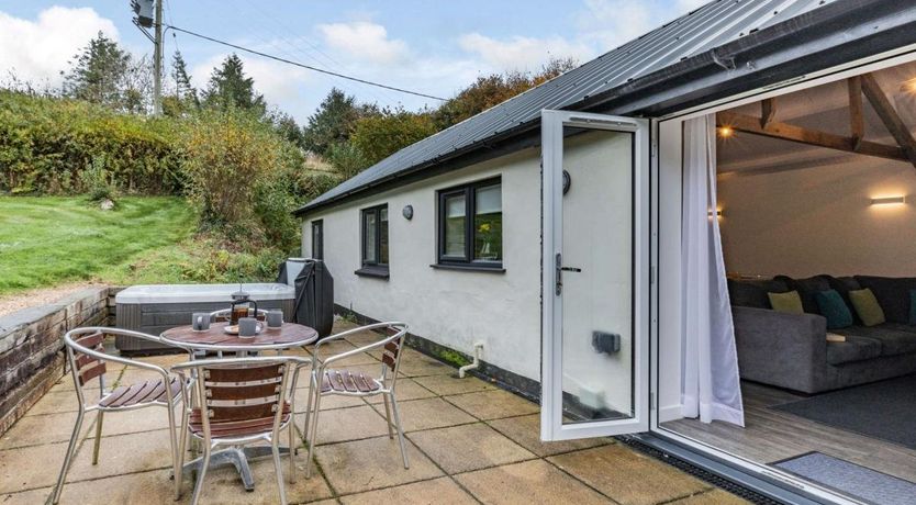 Photo of 2 Bed in Bittadon