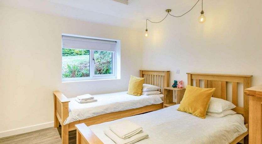 Photo of 2 Bed in Bittadon