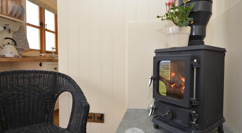 Photo of 1 Bed in Llangwm