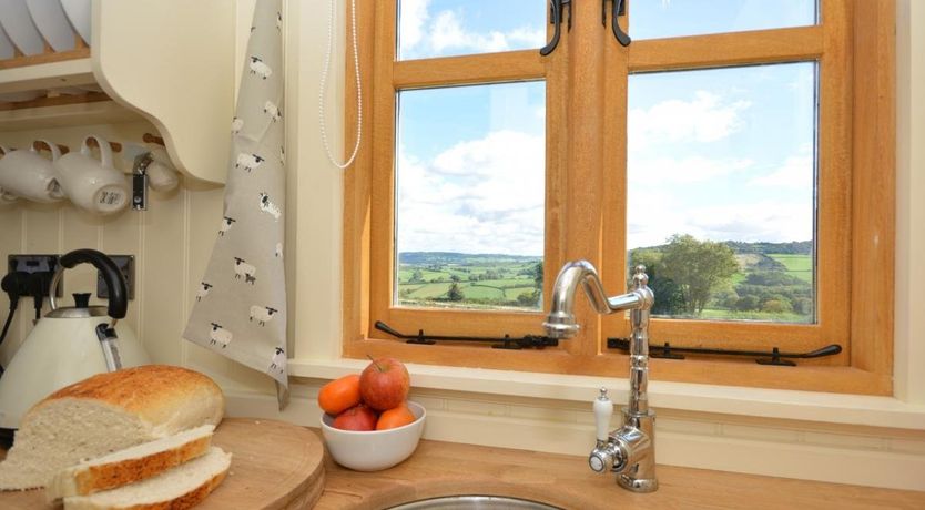 Photo of 1 Bed in Llangwm