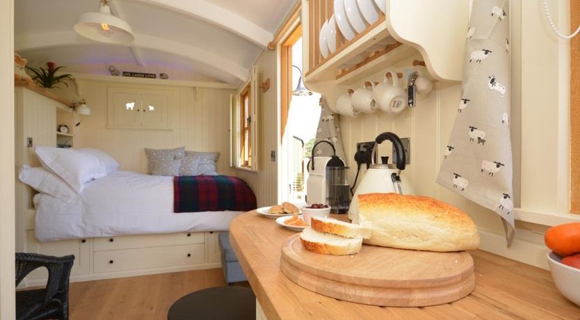 Photo of 1 Bed in Llangwm