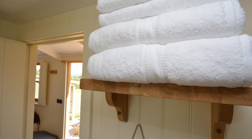 Photo of 1 Bed in Llangwm