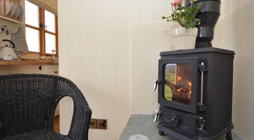 Photo of 1 Bed in Llangwm