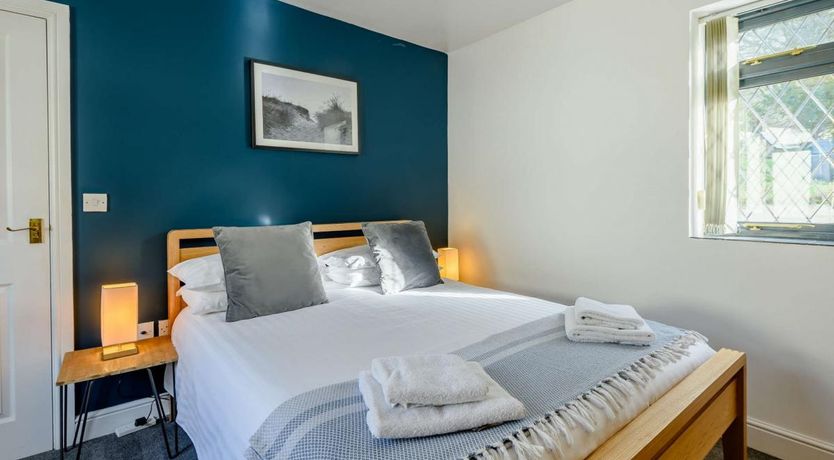 Photo of 3 Bed in Bittadon