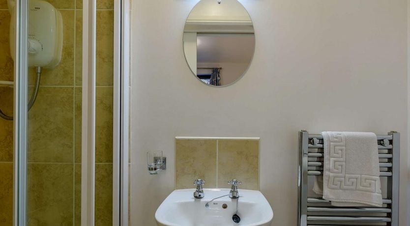 Photo of 3 Bed in Bittadon