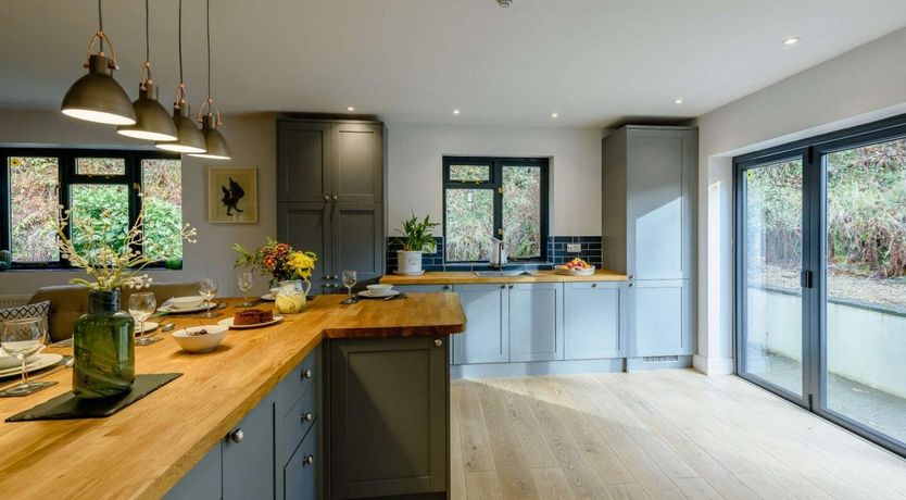 Photo of 3 Bed in Bittadon