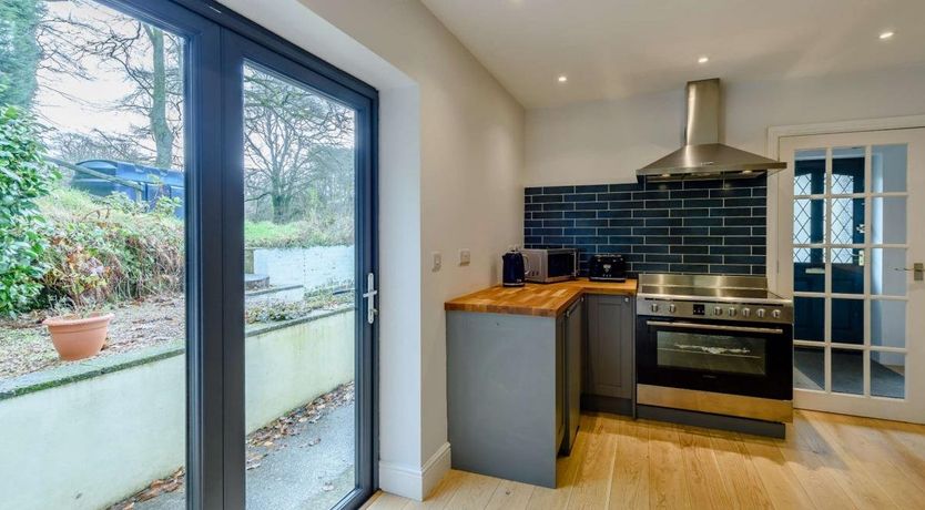 Photo of 3 Bed in Bittadon