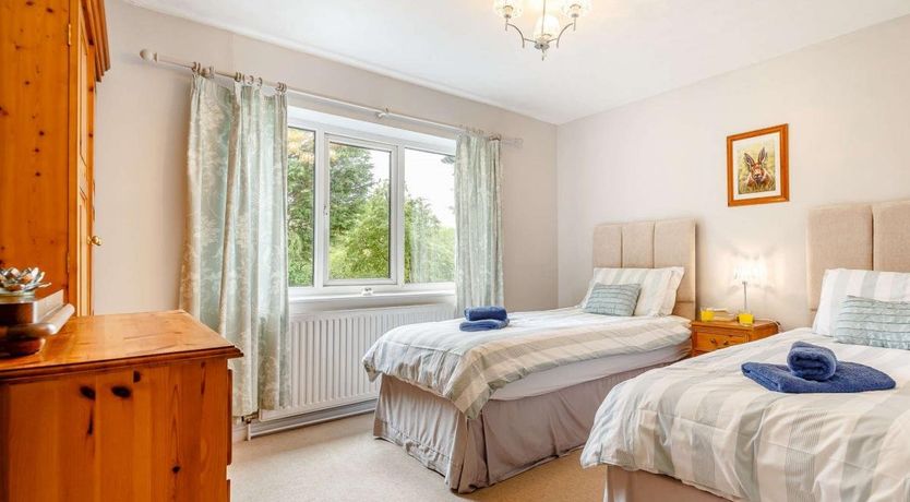 Photo of 3 Bed in Fron Goch