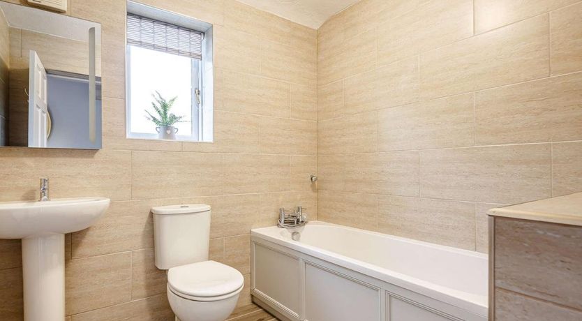 Photo of 3 Bed in Fron Goch