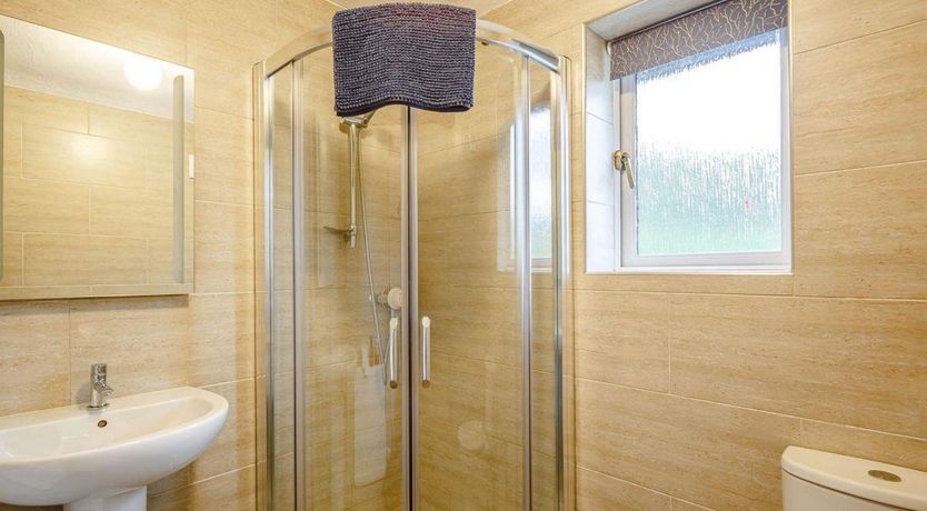 Photo of 3 Bed in Fron Goch