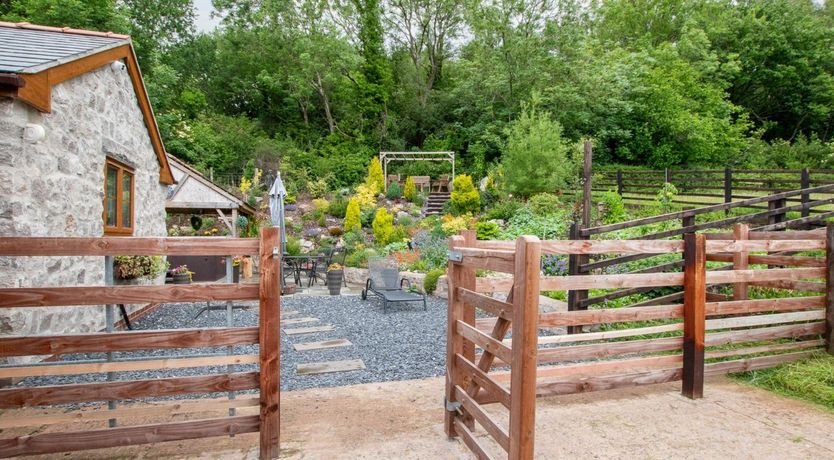 Photo of 2 Bed in Holywell