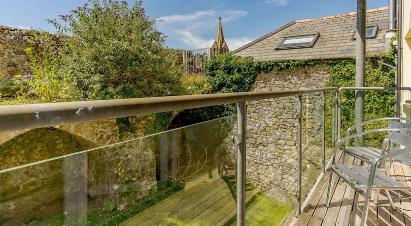 Photo of 2 Bed in Tenby