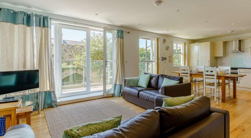 Photo of 2 Bed in Tenby