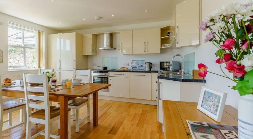 Photo of 2 Bed in Tenby