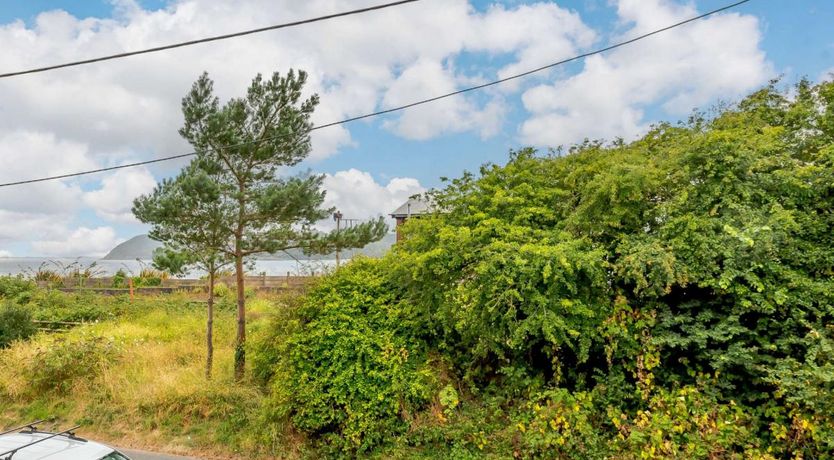 Photo of 3 Bed in Ferryside