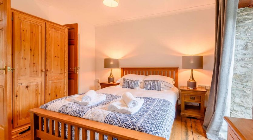 Photo of 3 Bed in Ferryside