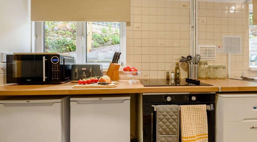 Photo of 3 Bed in Ferryside