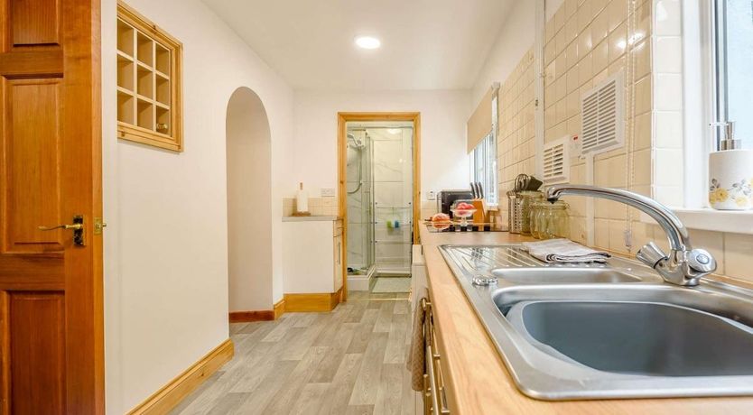 Photo of 3 Bed in Ferryside