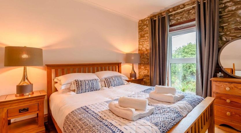 Photo of 3 Bed in Ferryside