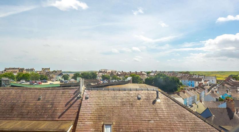 Photo of 1 Bed in Tenby