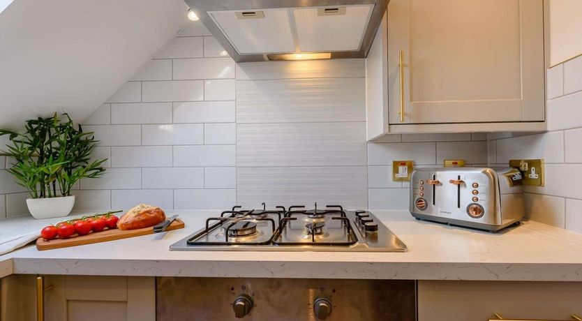 Photo of 1 Bed in Tenby