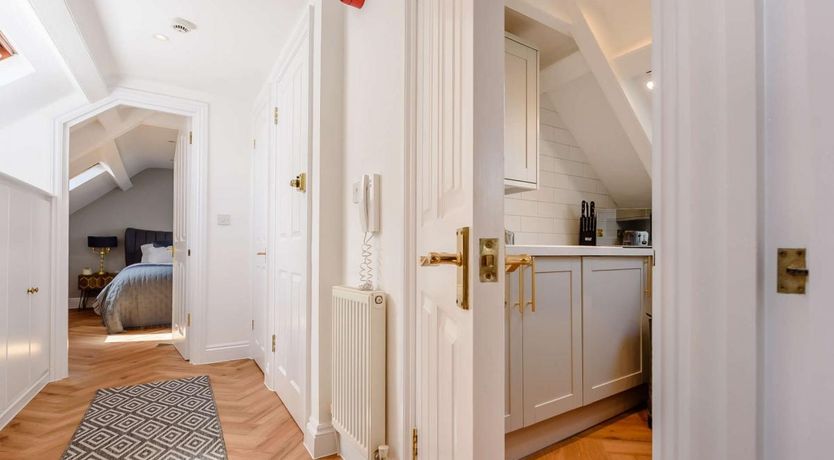 Photo of 1 Bed in Tenby