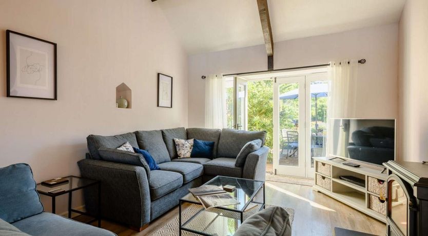 Photo of 4 Bed in Briningham