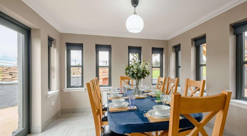 Photo of 3 Bed in Balloch