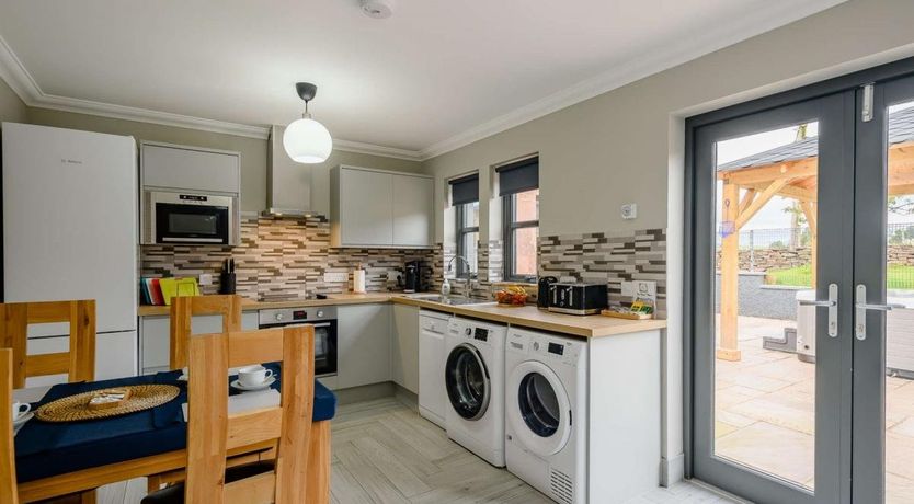 Photo of 3 Bed in Balloch