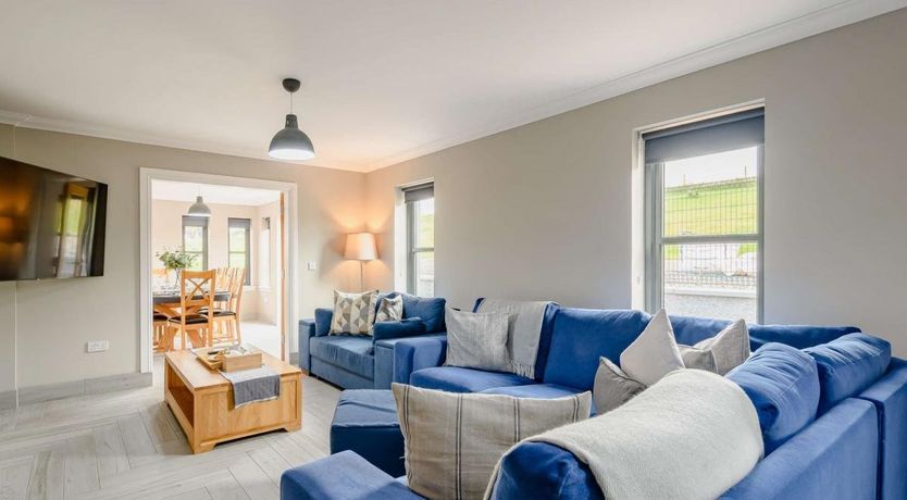 Photo of 3 Bed in Balloch