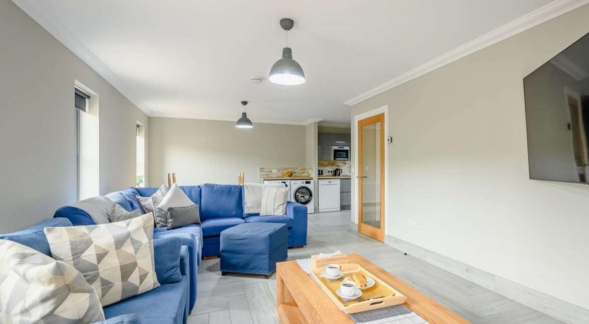 Photo of 3 Bed in Balloch