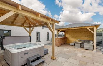 3 Bed in Alexandria Holiday Cottage