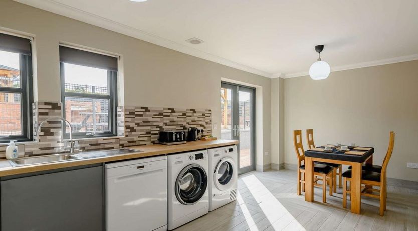 Photo of 4 Bed in Balloch