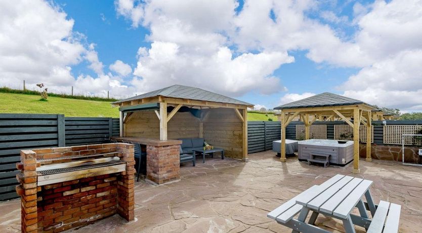 Photo of 3 Bed in Balloch