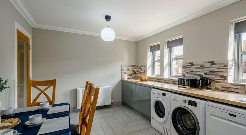 Photo of 3 Bed in Balloch