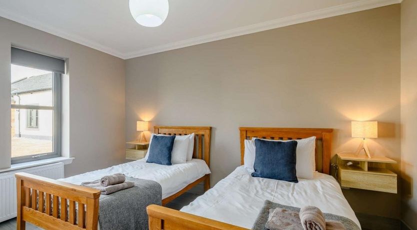 Photo of 3 Bed in Balloch