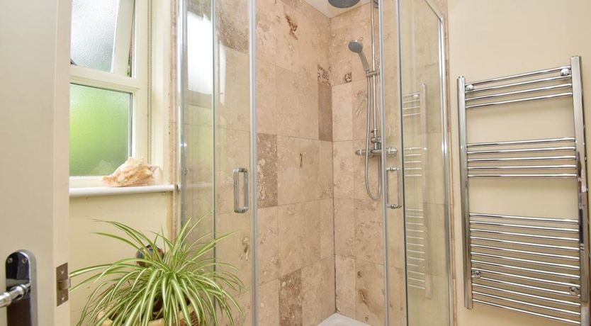 Photo of 2 Bed in Barton Stacey