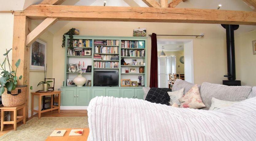 Photo of 2 Bed in Barton Stacey