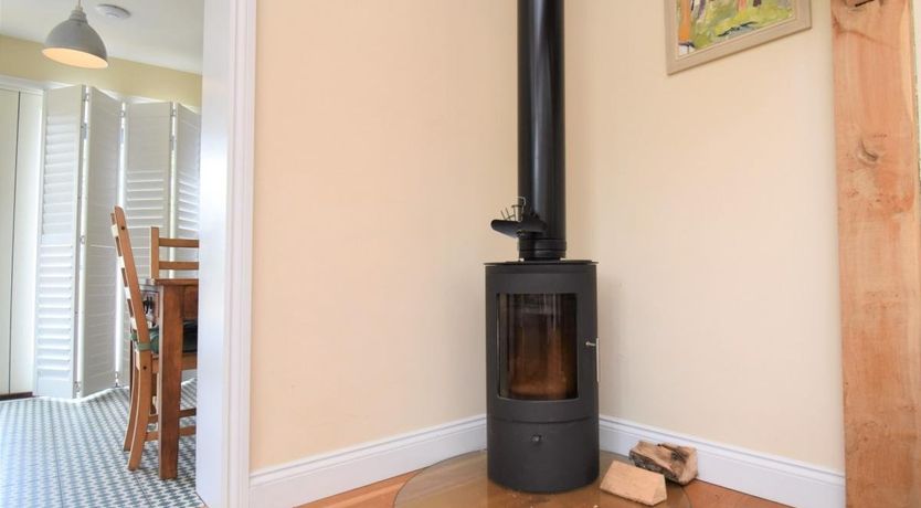 Photo of 2 Bed in Barton Stacey