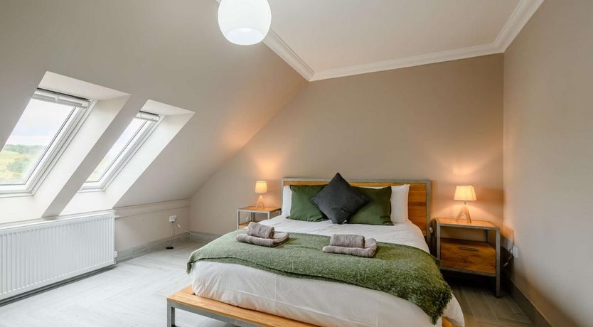 Photo of 4 Bed in Balloch